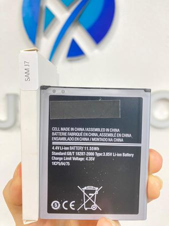 SAM J7 （Las baterías vienen en diferentes calidades y su capacidad se puede personalizar.）